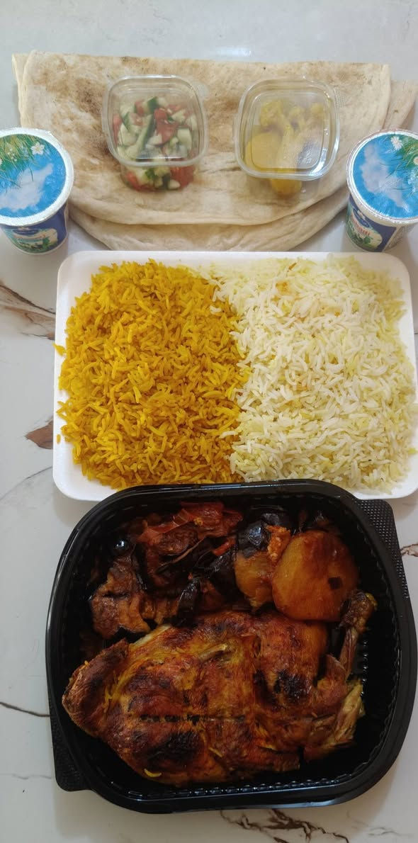 تبسي دجاج نص دجاج + تمن+ طرشي+ مقبلات+ كرصتين خبز + كاستين روبه 7000 التوصيل مجاني لكل مناطق الشامية ريف اومدينه للحجز ***********

