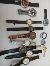 ساعات عاطلات • مجموعة