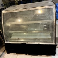 عارضات معجنات للبيع شغالات ما بيهم اي نقص موجود بيهم قياسين  للاتصال و...