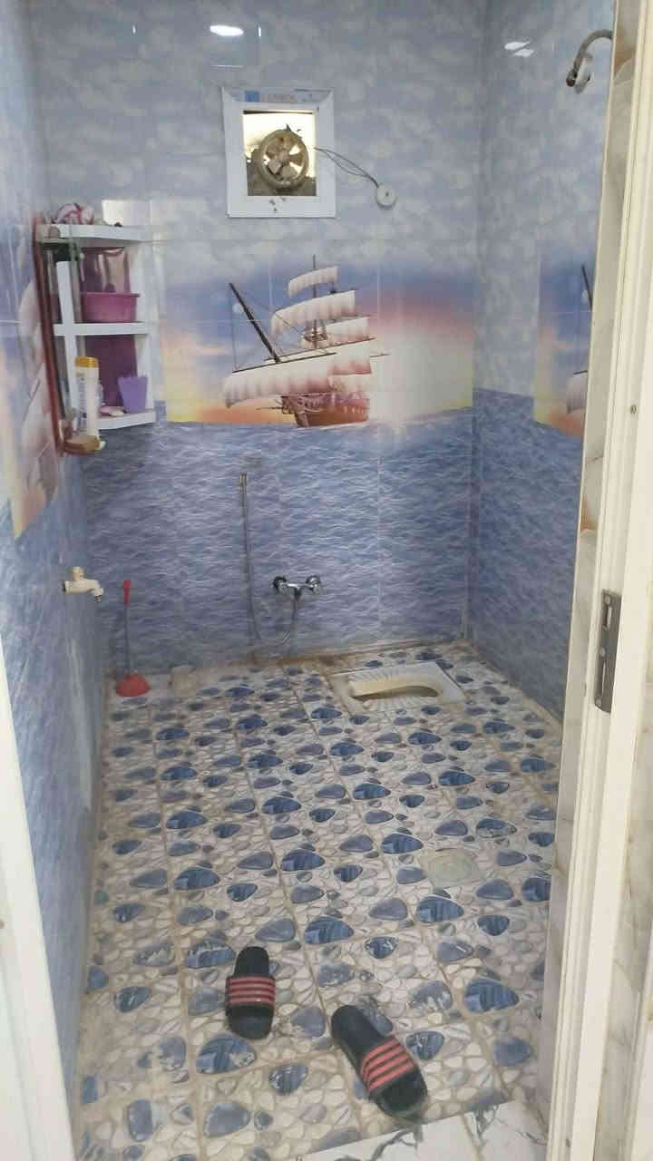 بيت للبيع طابقين 200متر
الشهداء الثاني 
قرب تقاطع حي الصدر 
يبعد عن التقاطع 200 متر جهة حي الشهداء الثاني..
الطابق الاول غرفتين وصاله ومطبخ وصحيات ثلاثه وبراني كبيره.. وكراج
الطابق الثاني غرفة وصالة ومخزن وصحيات وسطح..
البناء كونكريت مسلح 
بناء الطابق الاول 2013
بناء الطابق الثاني 2018
البيت جديد جدا ونظيف وجاهز من كلشي..
للاستفسار 
***********
***********
