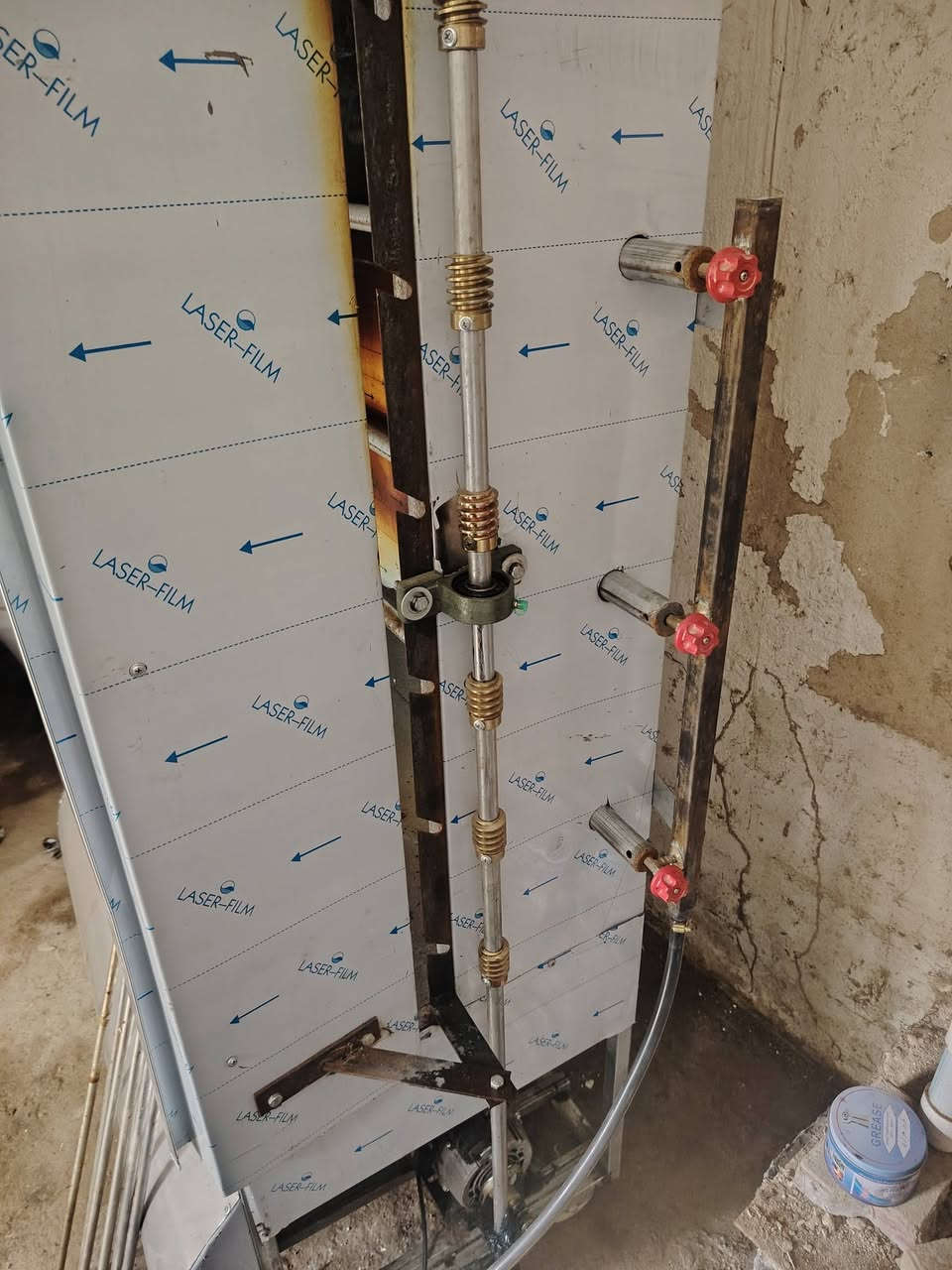 السلام عليكم شوايه للبيع مكاني بغداد الحسينيه ممستعمله بس مرتين  6شياش ونضافه موضحه بالفديو ***********
