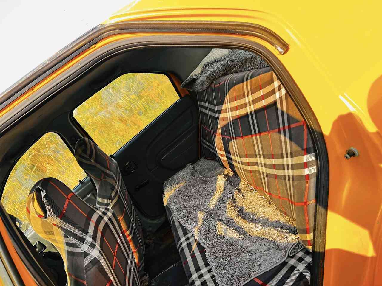 السلام عليكم رينو لوكان البيع  موديل 210مكفوله
من الصبغ 

بس بارد قليل صدر جديد   

المحرك بي خيط تبخير 

كير مكفول 

صدر مامي خلفي جديد 

تخم تاير جديد 

سياره جاهزه 

رقم بغداد بسمي تحويل ثاني يوم 

مكاني بسمايه السعر 35 وبيه مجال الشراي رقمي 

***********

***********
