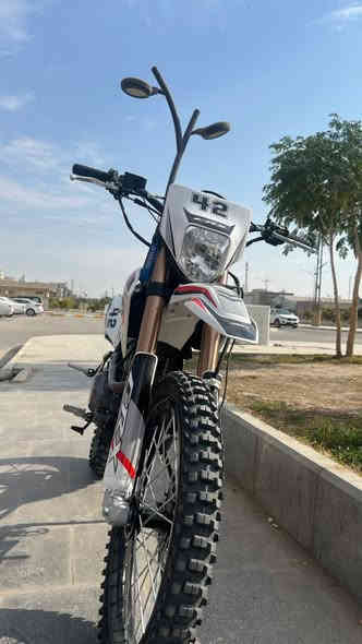 دراجه قفاز جبلي موديل 2025 سعرها مليونين وبيه مجال صارله اسبوع منّ كملت ناصريه مركز ***********
