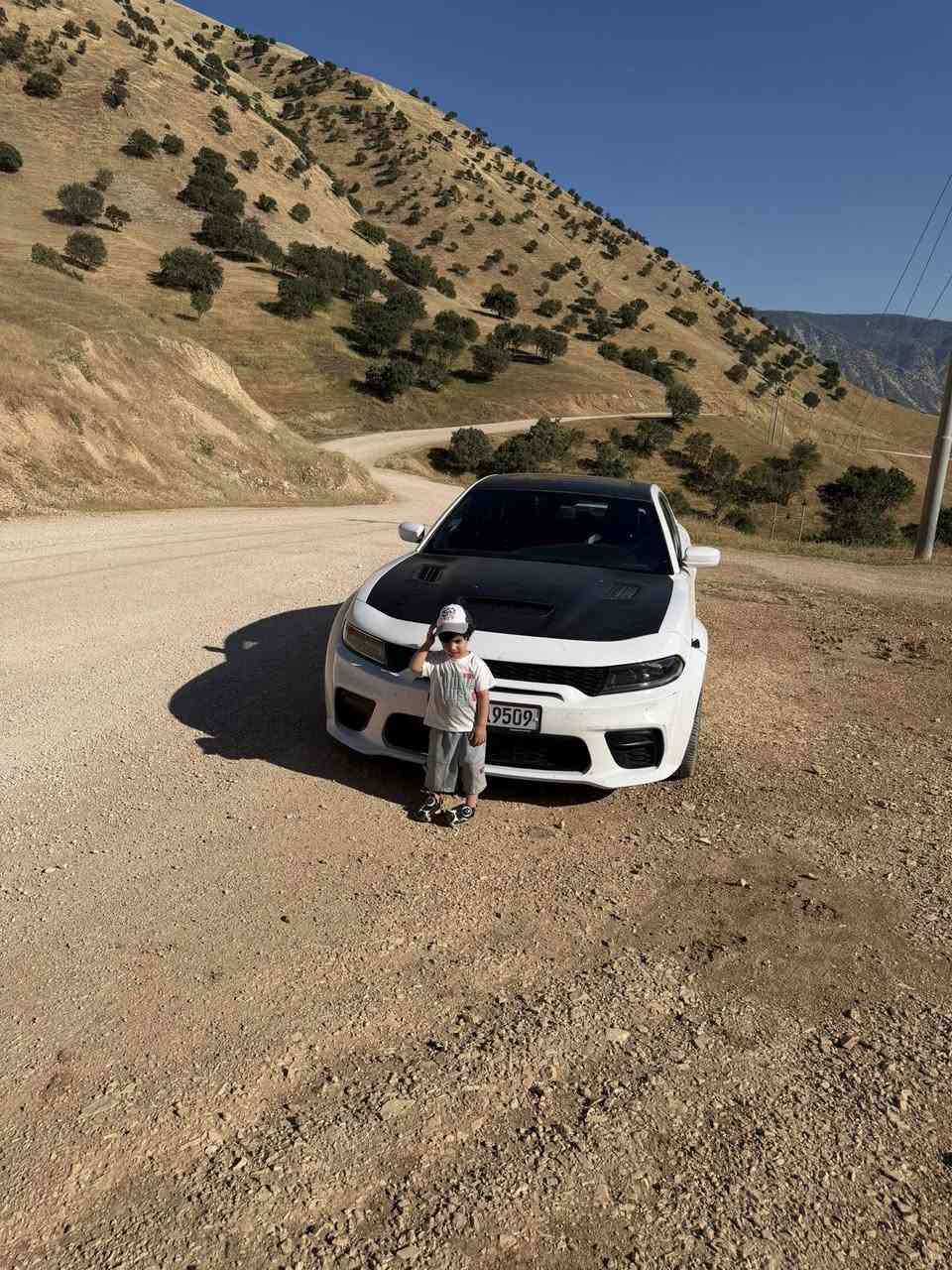 السلام عليكم جارجر هيليكات ٢٠٢٢فول مواصفات بدون ايرباك بدون شاصي كله بلادي بيه تزويد بيه صبغ جاملغ خلفي وباب خلفي وجامله امامي فقط السعر مناسب ٣٤٠ ماكو هيج سعر 
الرقم ***********

