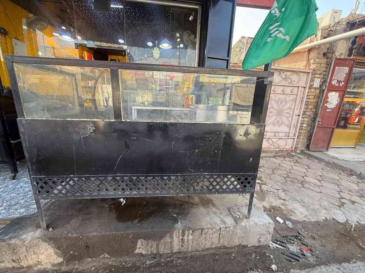 ميز فلافل جاهز للبيع  ميسان قلعة صالح 
لتواصل ***********
