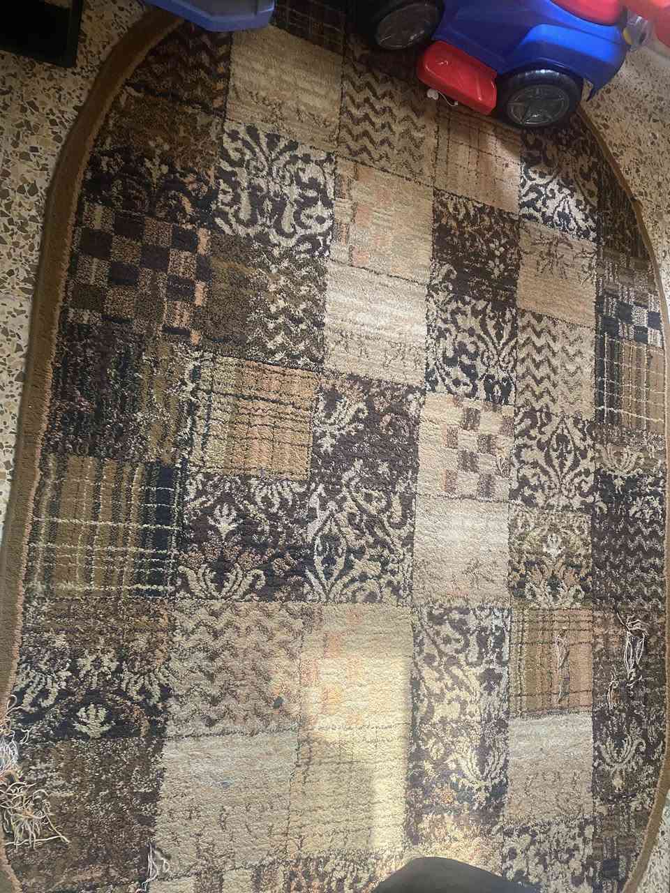 السلام عليكم قيم واخذ 
مجرات ملونه وميز وسماعات ستريو على الفحص وزوليه متر ونص في 2 تقريبا
للاتصال ***********
