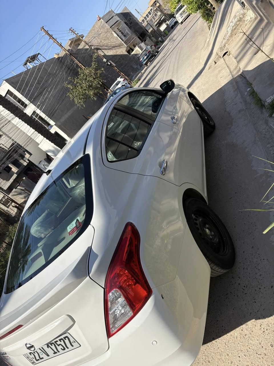 تحيه طيبه 
للبيع نيسان سني 2025 السياره جديده بحاله الوكاله مكفوله والسونر مرفق بالمنشور ماشيه 15 الف حقيقي مواصفات فوول قطعتين تبريد 4 جام كهرباء كامره شاشه تحكمات 
السعر 125$ وبيه مجال 
المكان : بغداد سبع ابكار 
للاستفسار: ***********
