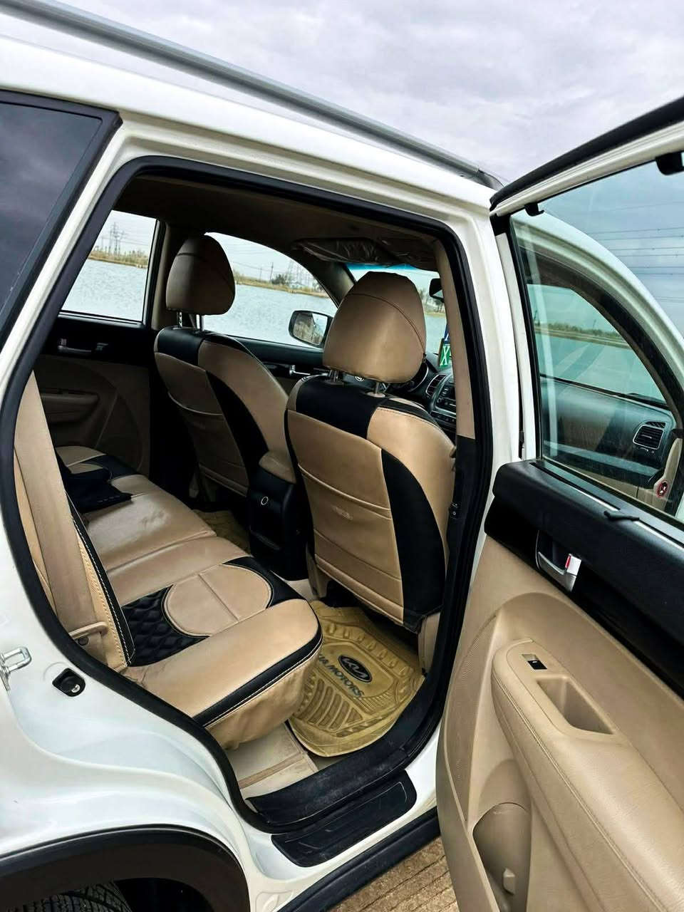 سورنتو موديل 15 خليجي 6سلندر 7راكب رقم بغداد مكفولة من الضربة  السعر المطلوب 176 تفاصيل اكثر الاتصال على الرقم *********** سونارها موجود الشراي يتواصل
