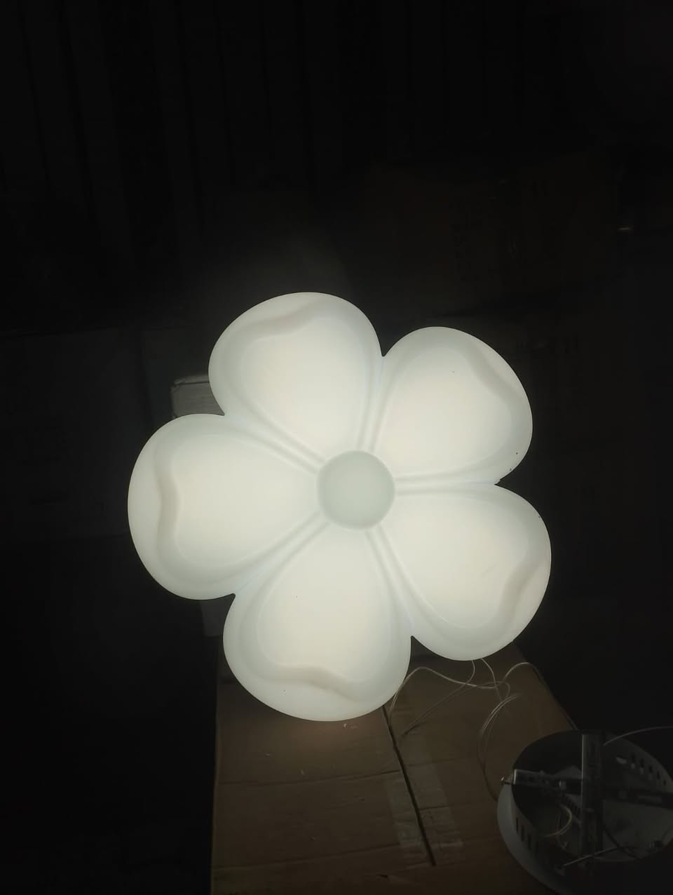 ثريات فنية، مصابيح فنية، إضاءة بسيطة وعصرية للممرات  والمنازل والمطاعم ومحلات الملابس، ديكور بأسلوب راقي ومميز وأصلية ✅

والأسعار مناسبة وكلش رخيصة  حدد اي قطعة تريده والسعر كلش كلش مناسب وتدللون 

العنوان البصرة القرنة وتوصيل موجود 

وذا تحبون تشوفون اشياء مميزة اخرى تابعو صفحتنا وبالخدمة 🤍

واتساب ***********

#البصرة #القرنة
