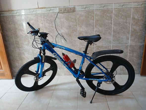 للبيع 
بايسكل حجم 26 دبل كير مامي 3 طكات وخلفي 7 طكات 
ويل كب مسطره نضافه 100%
سعر 150 الف قفلو بدون معامله عنوان فرمان بران 
*********** وتساب

