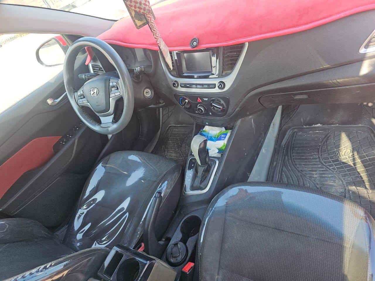 السلام عليكم اكسنت 19 الشكل الجديد وارد أمريكي كير ومكينه خير من الله مكينه 1600 كير المرغوب ساره كلش حلوه ومرتبه ناقصه بس حداديه حداديته شوي تعبانه السعر 90 وبيه مجال بسيط ما متواجد على النت الاتصال على الرقم ***********
