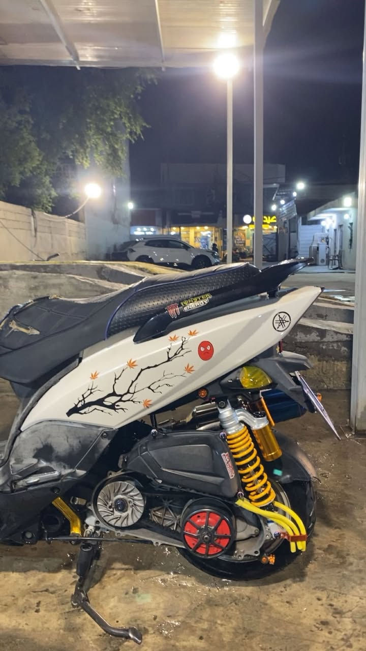 السلام عليكم 
دراجه GTR حديث 
دراجه ملغومه تزويد 
صدر جمس دبلات خلفيه رياضي 
صالنصه رياضي بوري عدل 
كلجات رياضي امامي خلفي 
ستان صفح رياضي 
اشاير امامي خلفي بكلايت ولايت امامي كلهن مغلفات 
يدات بريك رياضي يدات بانزين رياضي تعلاكه رقم رياضي 
قبق بانزين رياضي والدراجه بعد بيها هواي نواعم وشوفت عينكم دراجه حلوه وكاعده . 
رقمي ***********
السعر 1400وبيها مجال
