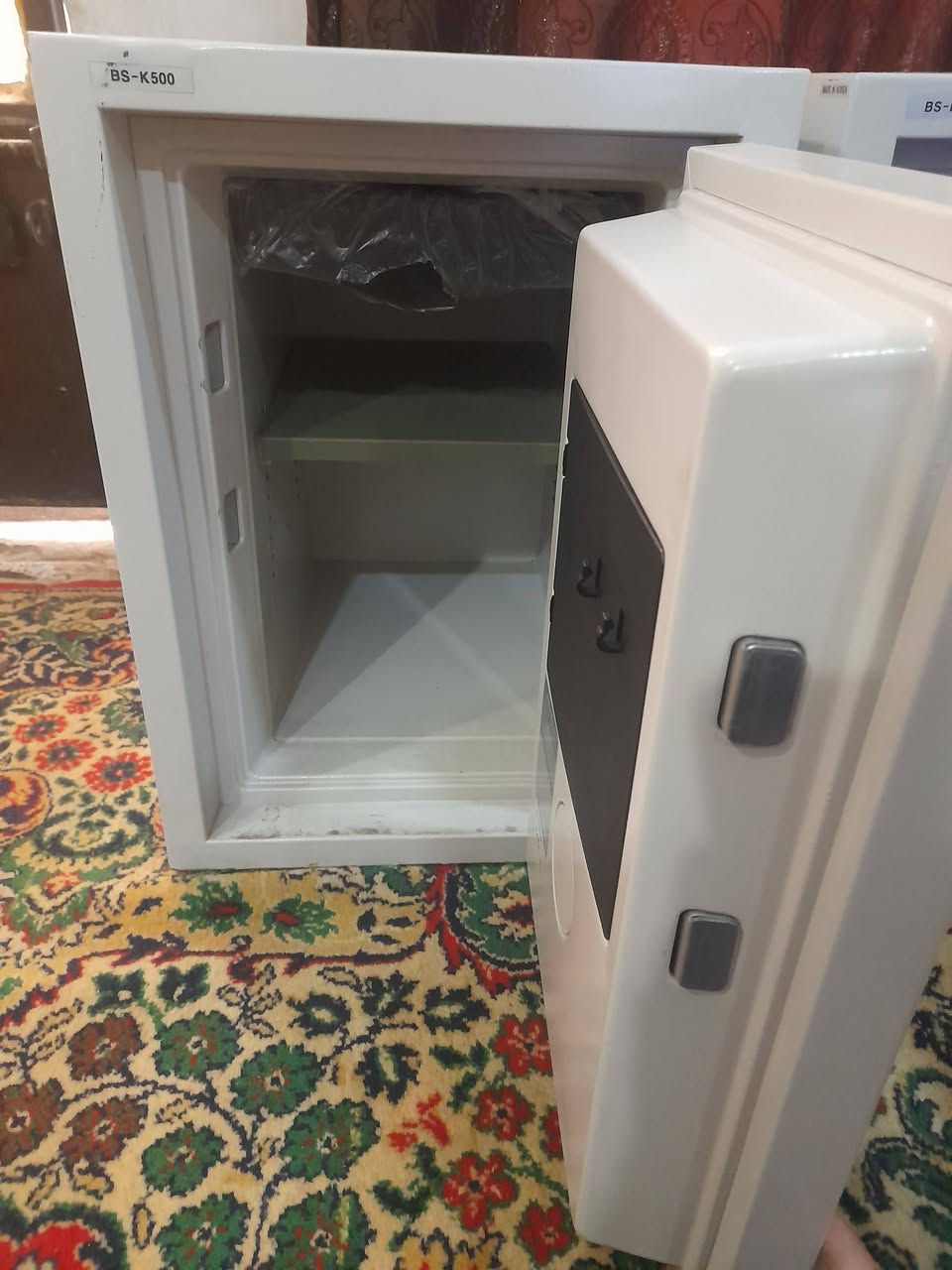 قاصه كوري مستعمله اسبوع للبيع  ارتفاع 50
عرض35
عمق42
وزن55 السعر 225 وبيها مجال للشراي العنوان البياع


**إذا كنت صاحب هذا الإعلان وتريد حذفه لأي سبب، رجاءا أرسل رسالة إلى الدعم الفني**