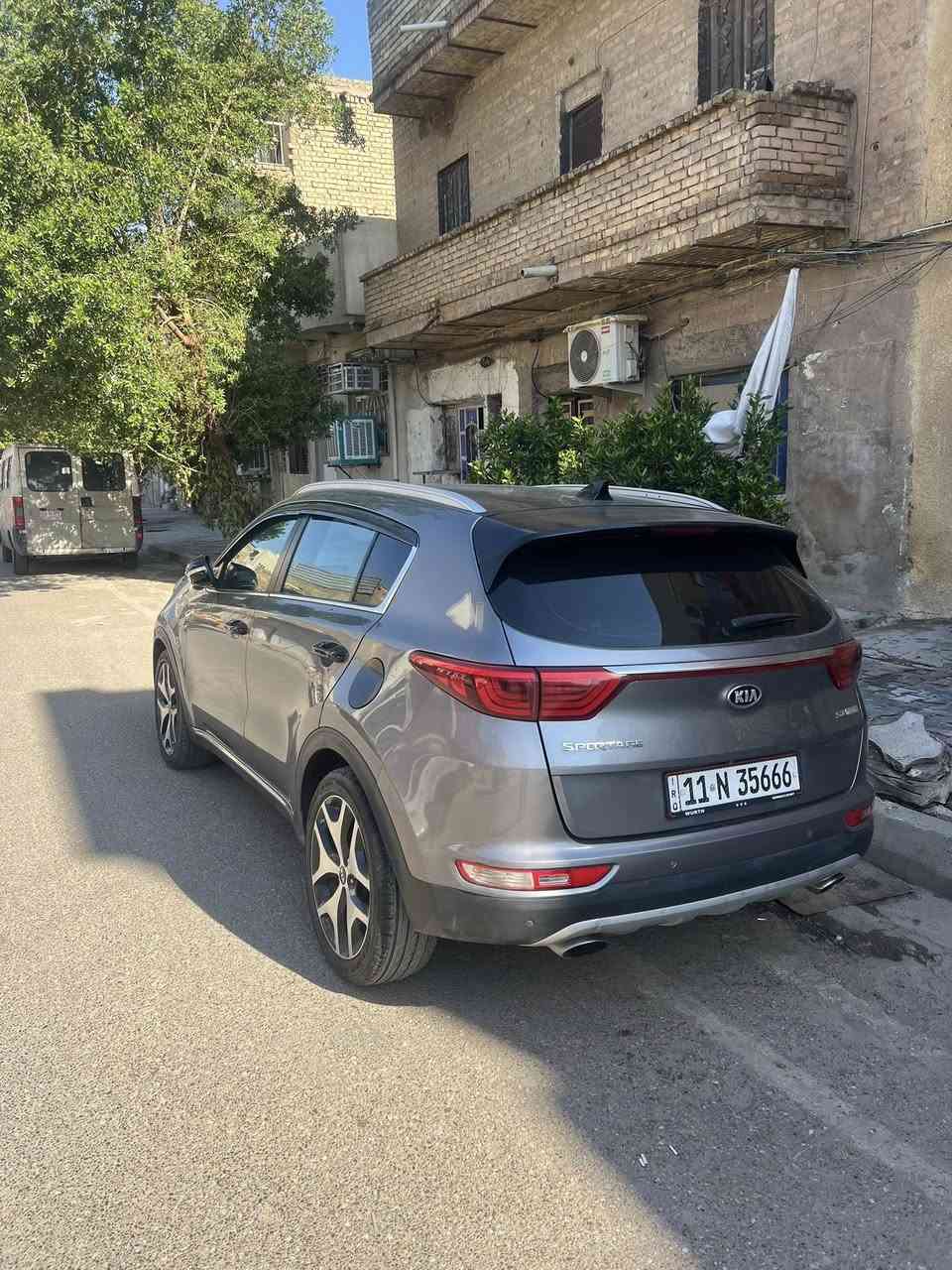 سبورتج ٢٠١٧
سياره فول بانوراما

واحد على واحد 

مكينه وكير ودواخل مكفولات 

المكان بغداد 

السعر ١٤٠ وبيها مجال 

الرقم ‭٠٧٧٦ ٨٥٢ ٨٢٩٨‬
