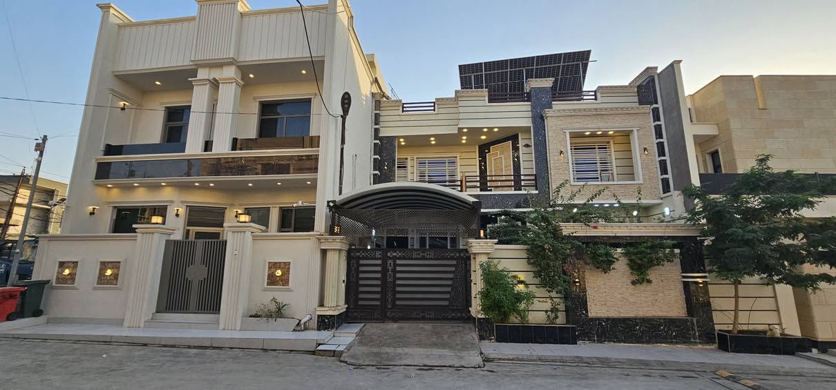 السلام عليكم بيوت عدد 2 بشفتة بالبداية يم مصرف الثقة تقريبا ركن قريب عالكورنيش والسيطرة الي من يم الجسر واحد 250 متر واجهة 13 والثاني 100 متر واجهة 8 متر طابقين فول مواصفات ديكورات تبريد مركزي طاقة شمسية طابو زراعي سند 25 بيع او مراوس بقطعة عالكورنيش مساحة كبيرة تفاصيل أكثر وسعر الاتصال عالرقم ***********
