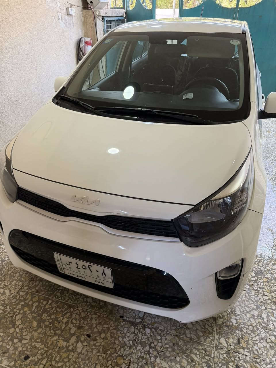 سلام عليكم
كيا بيكانتو موديل 2023 خليجي 4 سلندر 
اللون ابيض - رقم بغداد - السيارة بأسمي
عداد 45 الف كم 
أستخدام نظيف جدا على أيدي منذ الاستلام من الشركة 
مواصفاتها معروفة 
صبغ جزء من الباب الامامي الايمن فقط
المكان بغداد - حي القادسية 
السعر 125 ورقة بيها مجال للطيبين. 
موبايل ***********
