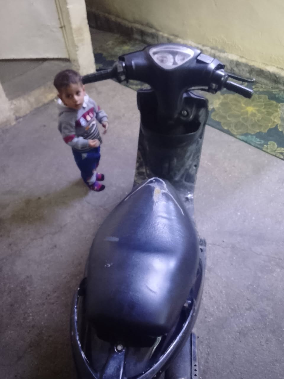 سلام عليكم دراجه ماكس عدله الدراجه كله بلادي نقصهه بس باتري وبك لايت الدراجه ما مفتوحه وحلوه السعر 400وبيهه مجال ***********المكان بغداد الكماليه ما متواجد فيس
