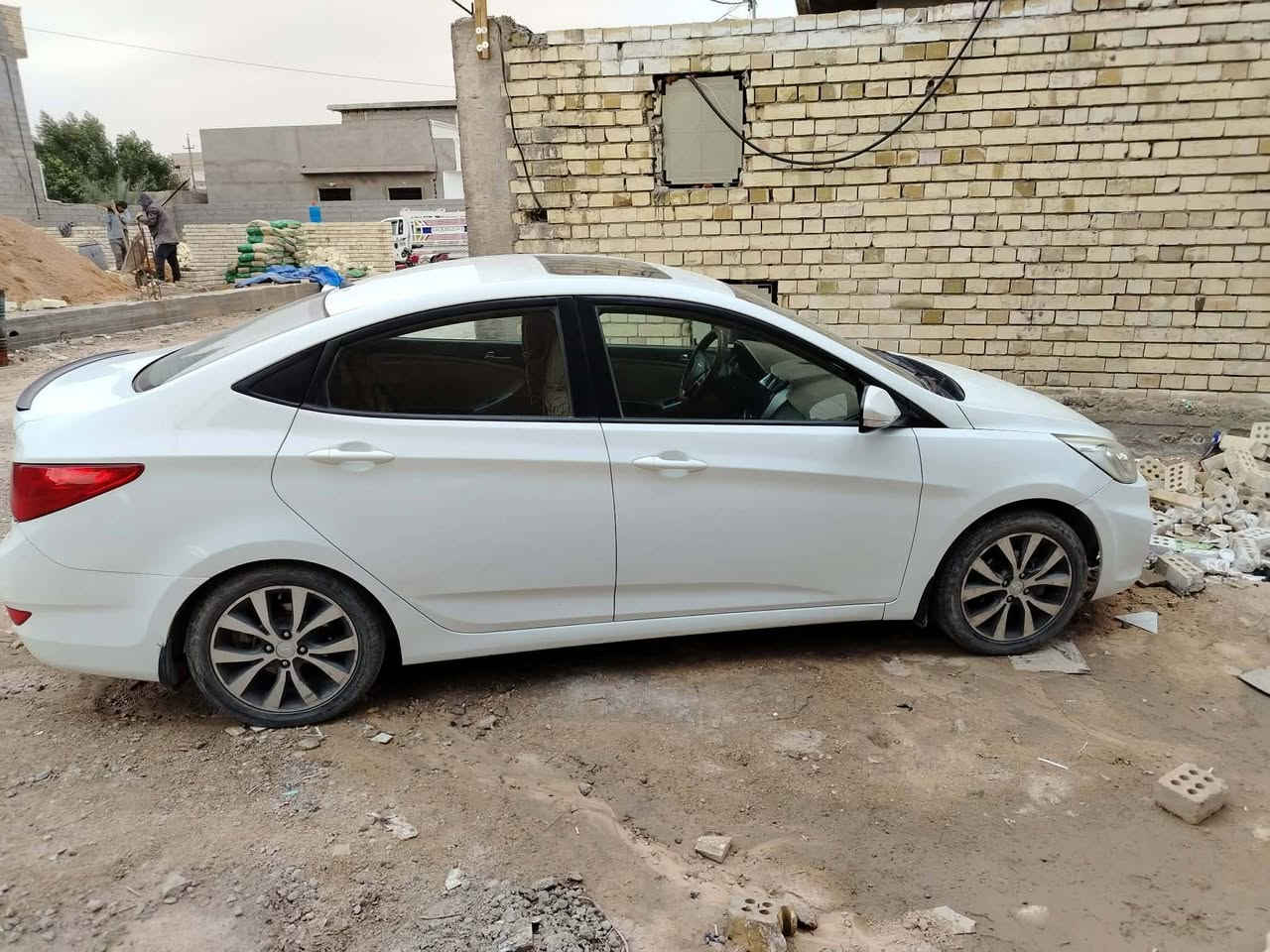 اكسنت خليجي ٢٠١٤
اللون ابيض
المحرك ١٦٠٠ دكشن عالي 
فتحه بالسقف
شاشة تاب بيها نظام GPS
كاميرا خلفية
حساسات خلفية
ABS
EPS
ECO نظام اقتصاد البانزين
اشاير بالمري
كير اوتو وعادي
الداخل لونين
الجنطة تنفتح بالريمونت
تحكم استيرن جهتين
ويل كب خمس تايرات
حجم التاير ١٦

السعر 100 

الاسفسار 

***********
