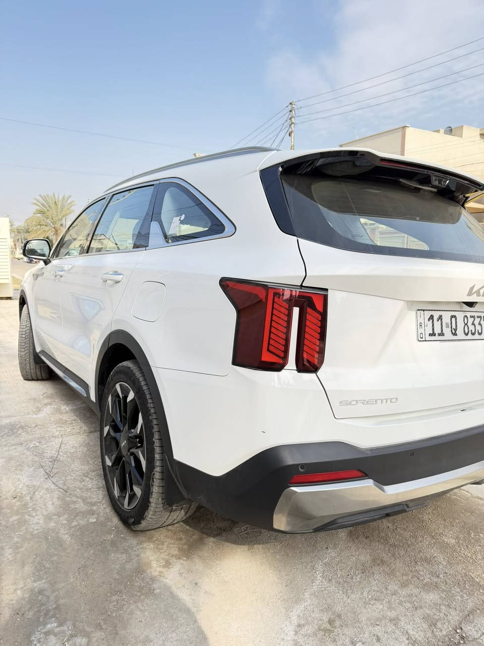 سلام عليكم شباب سورنتو للبيع 🤍 
كيا سورنتو 2025 استلام زيرو خليجي 
( كفالة عامة ) شرط زيرو لا بارد لا حار لا شخط لا رصعة يعني السيارة بعدها بالجياسة تاخذها وراسك مرتاح والسونار بيناتنة 
ماشية 7 الاف كم فقط
رقم بغداد انكليزي تحويل ثاني يوم 
مكينة 6 سلندر  
سيارة كلها زيرو 
سيارة فول 1/1 (عدا بانوراما) وكامرة الاماميه
المواصفات :- 
ويل ٢٠ 
بصمة تشغيل وابواب وجنطة
دبل كامرة 
داتاشو 
كشنات كهرباء 
كشنات الخلفيه قلاب كهرباء 
شاشة متصله
كير ماوس 
شفتات ستيرن 
تشغيل عن بعد 
حساسات 360 
ثلاث انظمة قياده 
شحن لاسلكي
منافذ تايبسي
بصمة عدد اثنين
جنطة كهرباء
بلوجكتر لد
مري شفط 
ترحيب 
لد مخفي متغير الاوان 
دمام بوس
سبعة راكب 
سبير ما نازل
الخ من المواصفات المعروفة …..
الاضافات :- 
تغليف كشنات اصلي جلد سعره 
كاعيات اصلية سورنتو سعره 
سيارة استلام على ادينه زيرو 
السعر 333$ وبيها مجال بسيط جداً للشراي 
مكان السيارة بغداد العامرية
للاستفسار ***********
