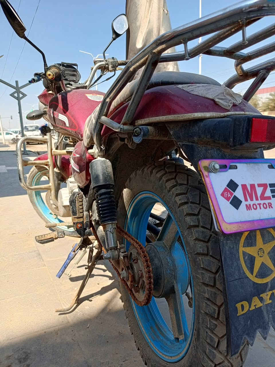 السلام عليكم موطور للبيع نوع mz نظيف نظيف بالصوره تجي تاخذه نقص زنجيل الموطور مكفول من المحرك من الشاطئ للنتصال اكثر على هاذا الرقم موجود ***********موجود
