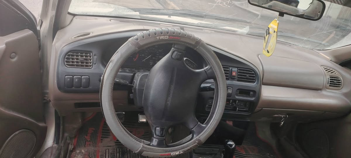 مازده موديل ٩٧ حجم 323 مكينه وكير حاويه شرط سنويه جديده رقم دولي شرط التحويل بيع او مراوس مع بيجو 306 مكاني موصل ***********
