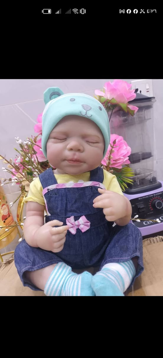 توفر لدينا لعابة سلكون كامل الجسم ملامح بنوتة حقيقية للحجز والاستفسار خاص ***********
