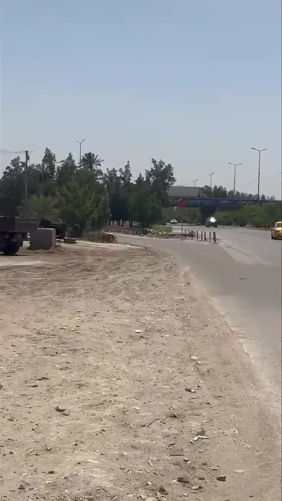 قطعة ارض للبيع  مكان مميز جداً .. 
المكان بابل قرب جسر بته باتجاه محكمة بابل 
المساحة 400 متر.. الواجهة 16 متر والنزال 25 متر 
طابوا زراعي سند 25 تتداور بأسم المشتري 
للشراء الاتصال على الرقم : ***********
