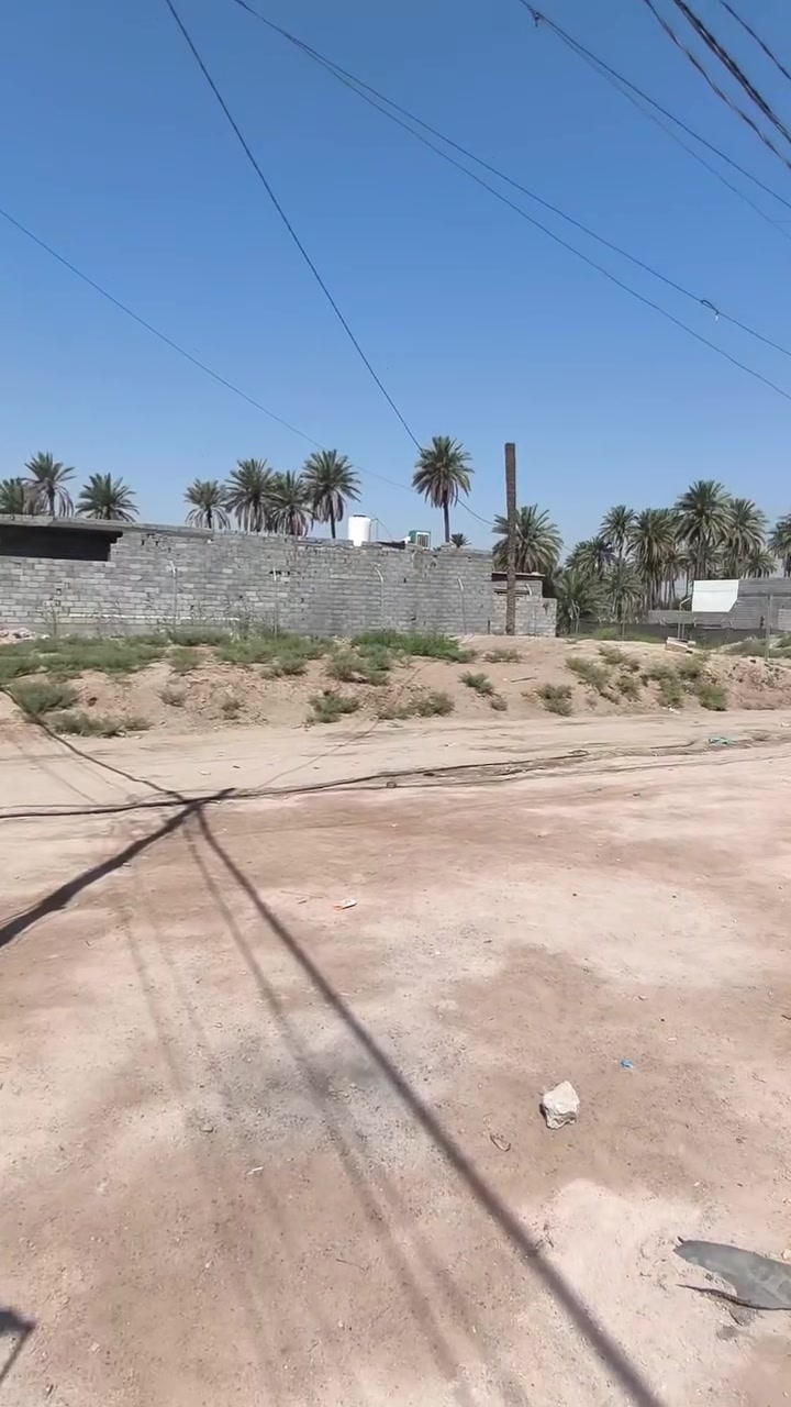 قطعه طابو زراعي سند 25 مساحتها ٢٠٠ متر ركن مدفونه ومحدوله مكانها الرشيده شارع المي آرو بنفس الشارع النازل من الجدول السعر خاص أو إتصال ***********
