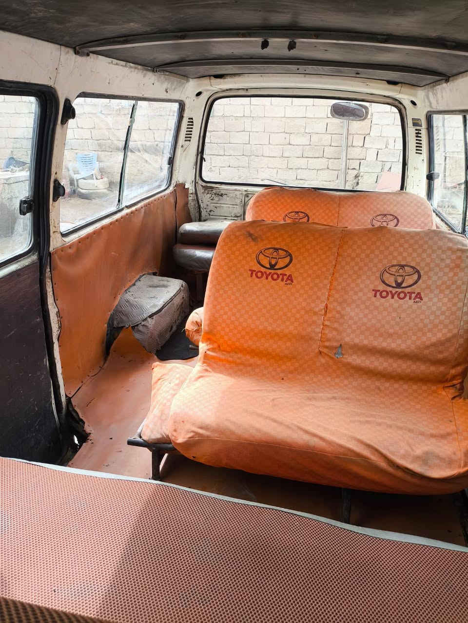 سيارة هايس موديل 96 مكينة ونجي 6 لا تنقيص ولا تبخير نگرة سلف ضفيرة جديدة باقية ع ربط الكهربائي البدي شوف العين حدادية نص عمر راعيهه بالزبير يمته ماتريد يحولك مصفرة غرامات بس الهيئة ما ادري شگد عليهه 
ب 18 وبيهه مجال قليل ***********
