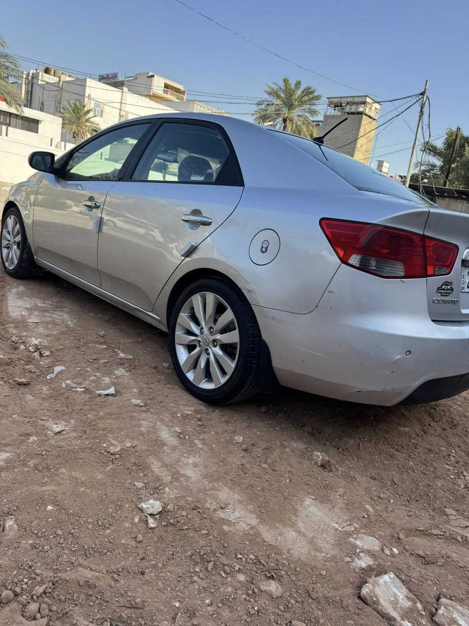 السلام عليكم سيراتو ٢٠١١ السياره مكفوله من الصبغ ول ضربه ول تبديل فقط البنيد امقسمات براغيه فقط ول باقي مكفول سونار مرفق +مقطع فيديو ابكل التفاصيل معه المنشور كير مكينه ١٦٠٠ حداديه تخم تاير تبريد تدفئه خير من الله شرط اترايك وين مايعجبك وين مايعجبك تفحص اني خادم هزه اورقم او سنويه السبوع العبر كملتهن اتريد تحويل اتريد وكاله اني خادم 
مواصفات السياره فول واحد عله واحد 
بصمت تشغيل + بصمت أبواب 
فتحت سقف
يدات نيكل 
اشاير بل مري +مري شفط
اي بي إس مانع انزلاق
اربعه دسك 
ويل اكروم + خمسه ويل
حساس خلفي + كأمره دوار + تاب
تحكم استيرن + شفتات استيرن
تبريد ابيانو  
مكان السياره نجف معروضه ١١٠ او بيه مجال حياكم الله 
***********
