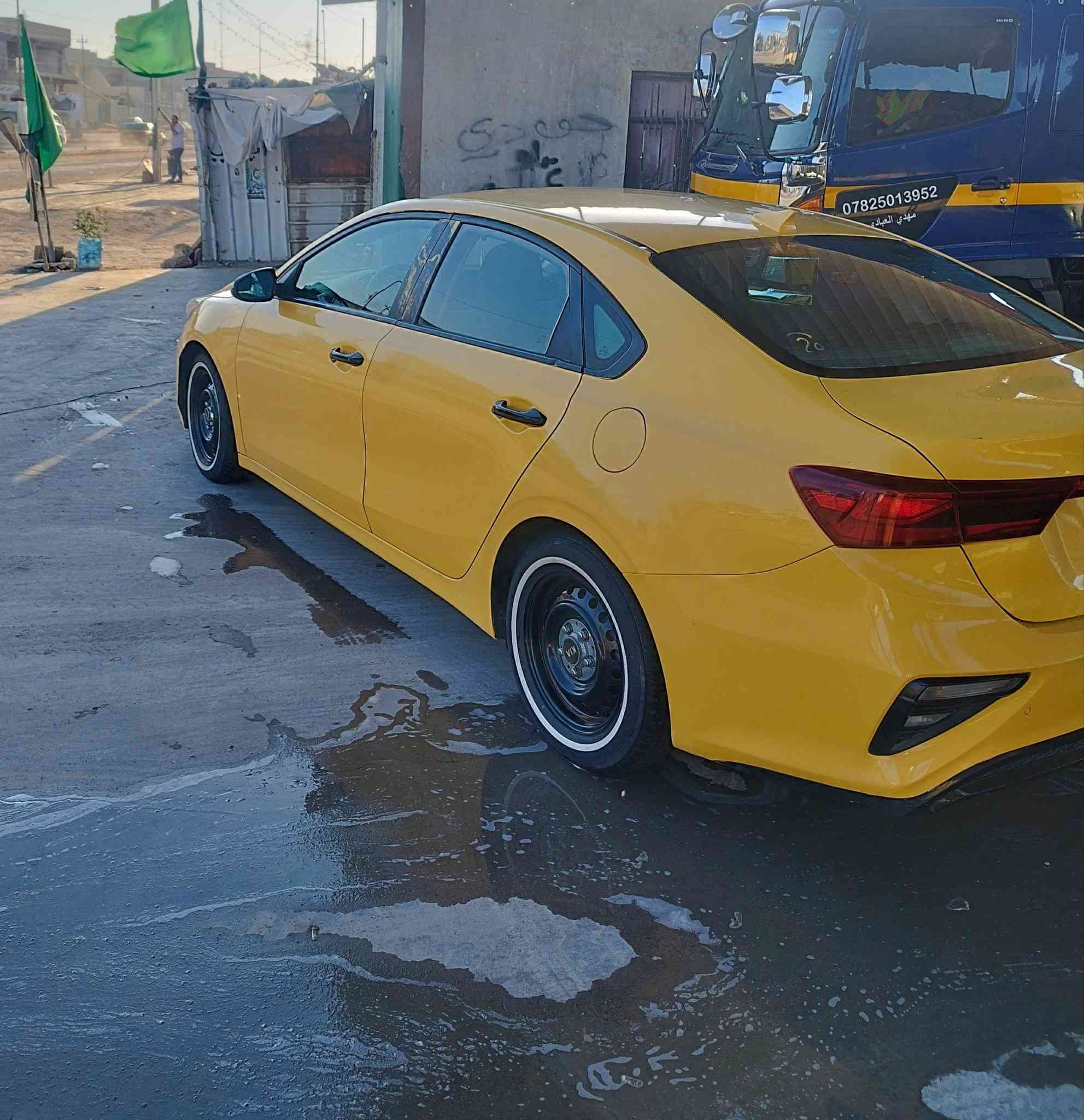 فورتي 19 وارد امريكي مكينة 2000
رقم بغداد بسمي حادثها جامله وبنيد بدون دواخل مكاني الديوانيه
السعر 125 بيها مجال  

تليفون  ***********
