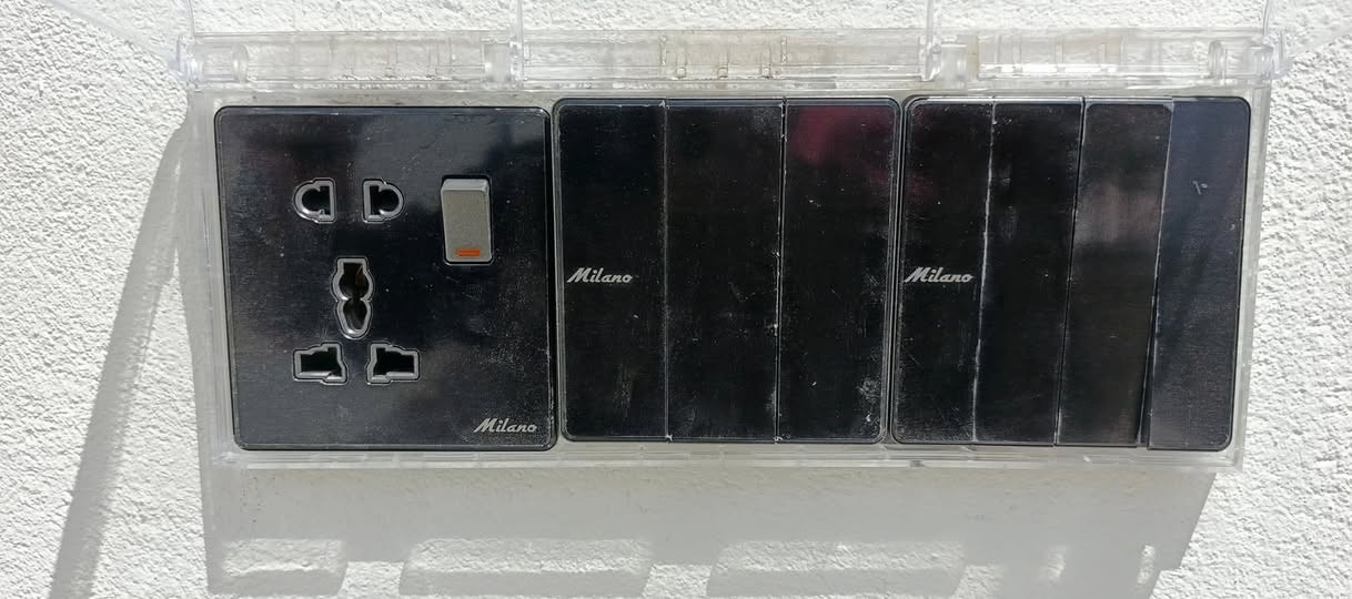 العمل داخل الديوانيه 
سيف الكهربائي
￼ لكافة الأعمال الكهربائية سيمنز- بوري- صيانة ترميم
للاستفسار:***********
