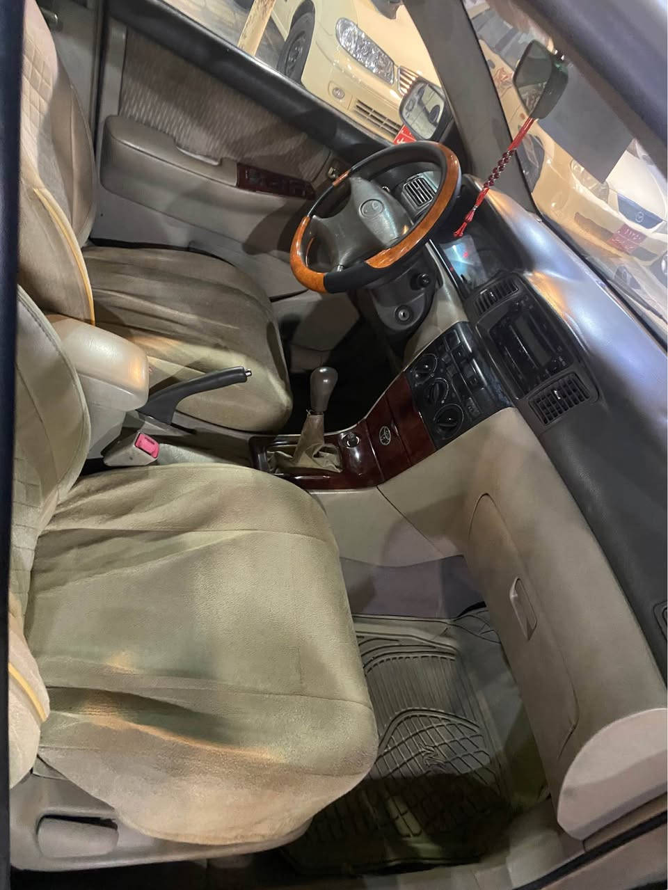 تويوتا كورولا موديل ٢٠٠٦ رقم و سنوي جديد رقم دولي مابي مصاريف و نقص  سيارة 🚘 مصبوغة عام  بدون ضربة او حادث مكان السيارة اربيل معارض رقم الهاتف *********** أربيل, العراق
