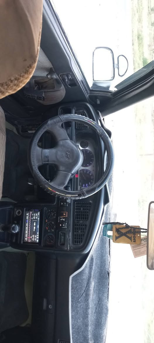 الانترا دمعه موديل 94 كامله تبريد شغال للبيع مكاني سامراء  *********** 
السعر 25 وبيها مجال حك الجيه
