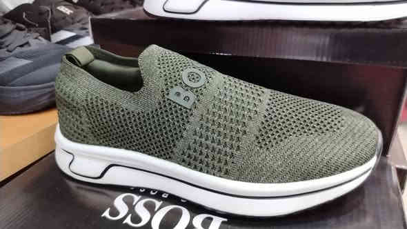 Boss رجالي
درجة اولئ قياسات من 40 الئ ال45 قالب ستندر
السعر خاص
*********** جملة مفرد
