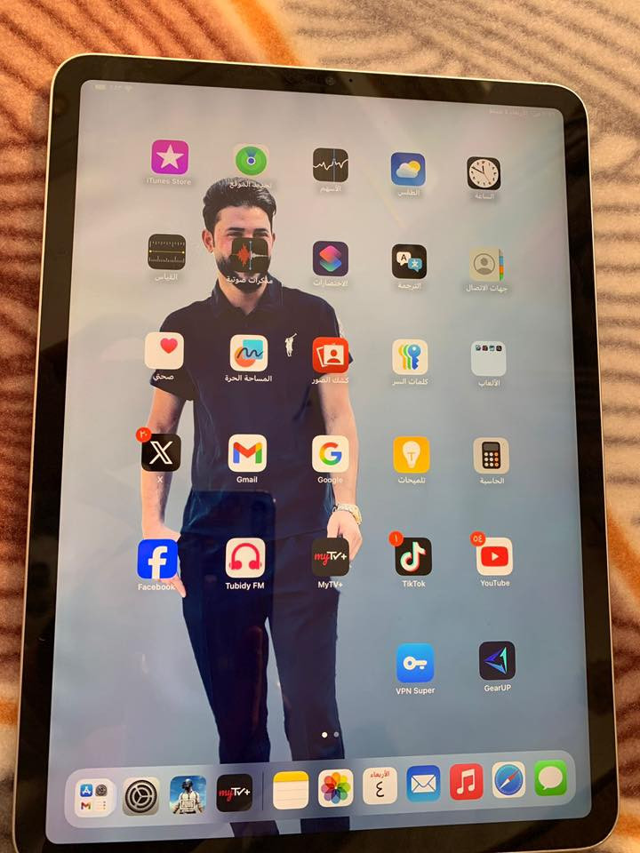 ايباد 11برو ماكس ذاكرة 256مفتوح مبدل بي شريط لمس فقط الشاشة الأصلية مالتة ممبدل بي اي شي ثاني المكان بغداد الشعب للاستفسار ***********
