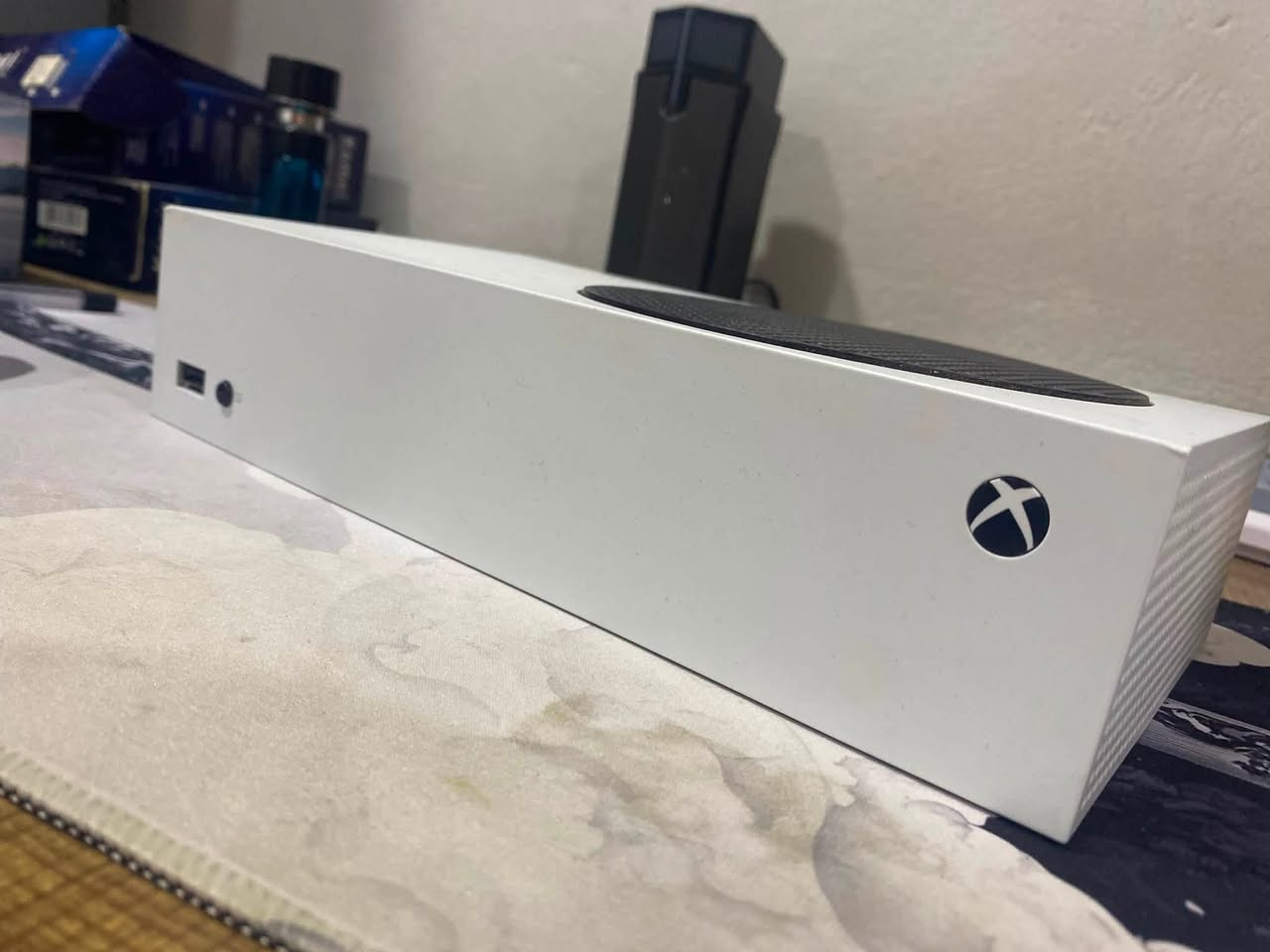 🔥 للبيع Xbox Series S 512GB 🔥
جهاز نظيف جداً، إصدار 2024، استخدام خفيف وبدون أي أعطال أو مشاكل.

✅ ذاكرة 512GB SSD
✅ كامل الملحقات الأصلية
✅ يد أصلية + جميع الكيبلات
✅ جاهز للفحص والتجربة
❌ الكارتون غير موجود

الجهاز بحالة ممتازة ويشتغل بكفاءة عالية، مناسب للألعاب الأونلاين والأوفلاين.

 📩 
واتساب فيسبوك
للتواصل (***********)
