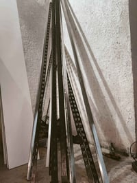 تعاليگ ٥٠ • رفوف خشب ٣ • شخاطات ستيل