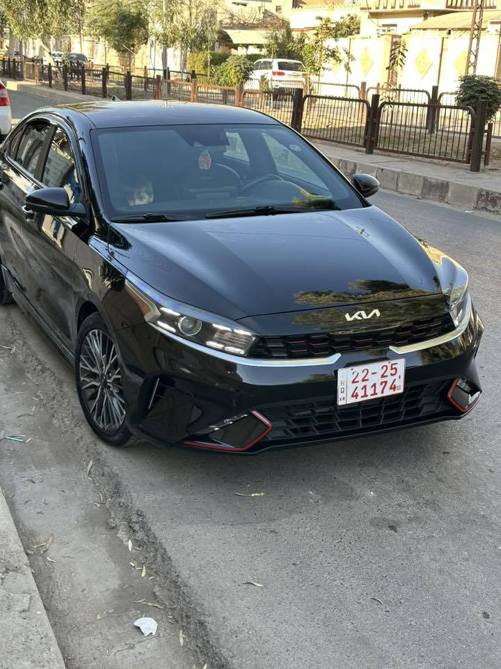 كلين بدون قطرة صبغ
بيها تعديل بارد بعلامة الكيا الخلفي فقط . 
ماشيه 34 الف مايل 
فول مواصفات عدا السلايت 
مرقمة دهوك 
سنويه جديدة 
فحص وهزة جديد 
كاملة مكملة ما تصرف ربع عليها 
تحويل ثاني يوم
السعر 168 مجال بسيط جدا 
*********** 

0750 749 7981
