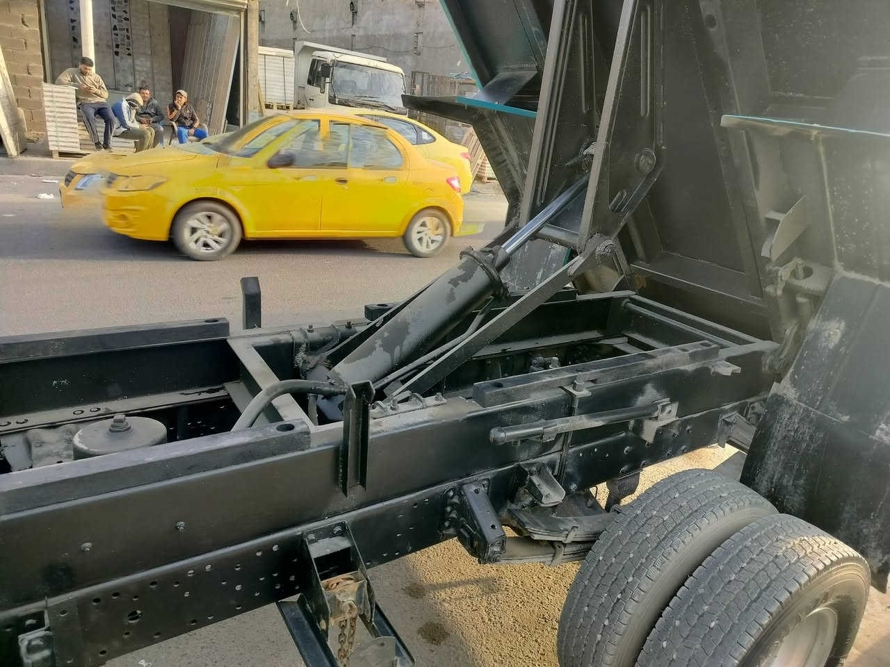 كنتر فحل 3طن جديده السياره رقم بصره للبيع ***********
