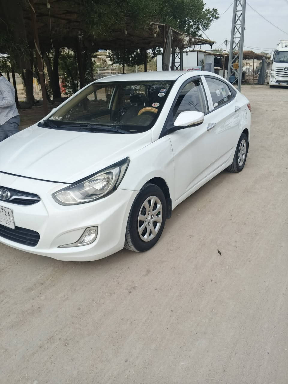 اكسنت 2012 خليجي رقم نجف 
محرك 1600
بيها رشات صبغ بدون ضربه قويه 
محرك وكير مكفولات حداديه جديده تخم تاير جديد السعر 85$ مكانه كوفه رجآ بدون خاص ***********
