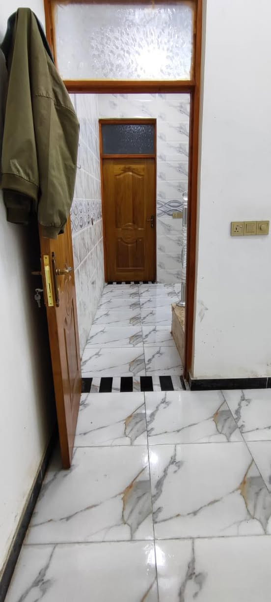 السلام عليكم بيت للايجار جديد
مساحته 65 متر 3 نوم  وتفاصيله
الطي شارع سليم بالبدايه ثاني فرع يمين شارع 10 .عائله صغيره . للاستفسار ***********
