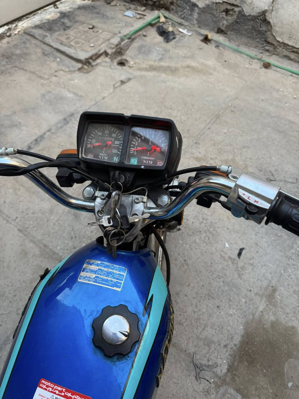 دراجه نامه 4كير دراجه مديل 25 دراجه مكفوله كفاله اكفلك المكينه تجي تاخذه من باب بيتي دراجه معدل سرعه شلعه تخبل  مكاني بغداد مدينه الصدر السعر 625وبيه مجال رقم هاتف ***********
