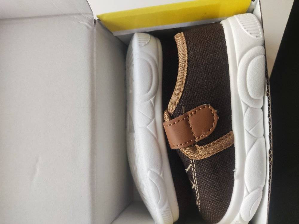 ئەم پێڵاونه بۆ فرۆشتن لۆک لۆکە هەمووی قیاساتە و لەناو کارتۆندایە 126 جووتە بەنرخی زۆر خوار جوملە دەیفرۆشم
***********
