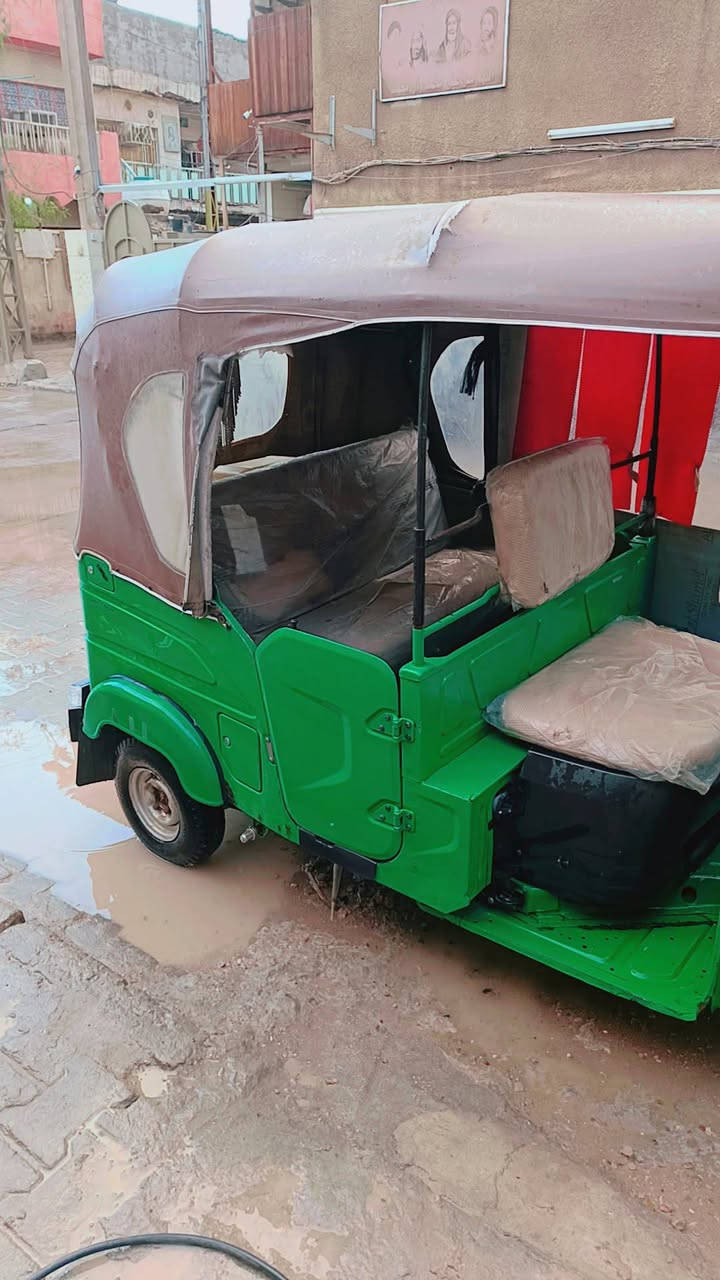 السلام عليكم تكتك موديل 22 مكفولة من طكه وصبغ وبسمي وتحويل ثاني يوم رقم إنكليزي مكاني بغداد مدينه صدر قطاع 38الرقم ***********
