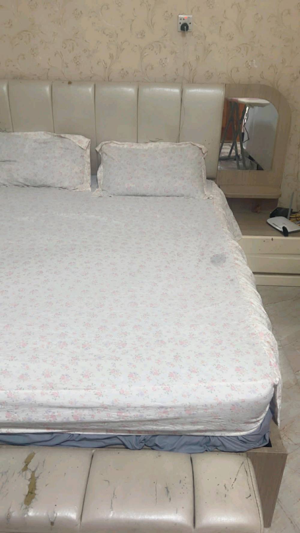 غرفة تركية مستعملة للبيع مكاني بعقوبة بهرز السعر ٤٥٠ وبيها مجال 