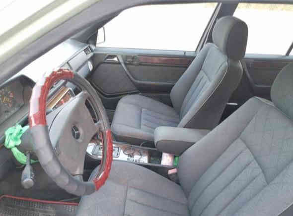 مارسدس دب محرك vvti 3000 فيشه وبطل موديل ٨٩ رقم ذي قار سنوية لغاية ٢٦-٩-٢٠٢٦ كير ومحرك واصوليات شرط ومنظومة تبريد كامله فقط غاز غرفة كهرباء كل كهربائياتها شغاله مع الفتحه بيها قاعده الدبل اليمين الامامية مع فطر اسفل نفس القاعده بالبرانكيت السيارة مثل ما بالصور  سعر ٥٥ رقم ***********
