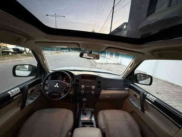 سيارة باجيرو حبتور اعلى فئه موديل 2014 
كير مكينه على وضع سركة صدر امامي خلفي جاهزها اربعه تايرات جددت سنويه وهزه ورقم جديد تحويل مباشر سياره مكفوله كفاله عامه سعر 179
***********
