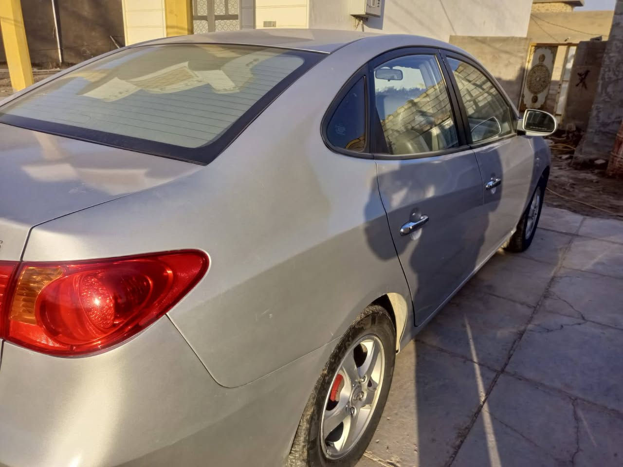 افانتي 2010 كصة جنطه متومه اربيل كير ومحرك وتبريد وتدفئه خير من الله السياره ناقصه بس حداديه تخم تاير  كلش نظيف مكان السياره الديوانيه السعر 42 وبيها مجال للطيبين رقم التلفون ***********
