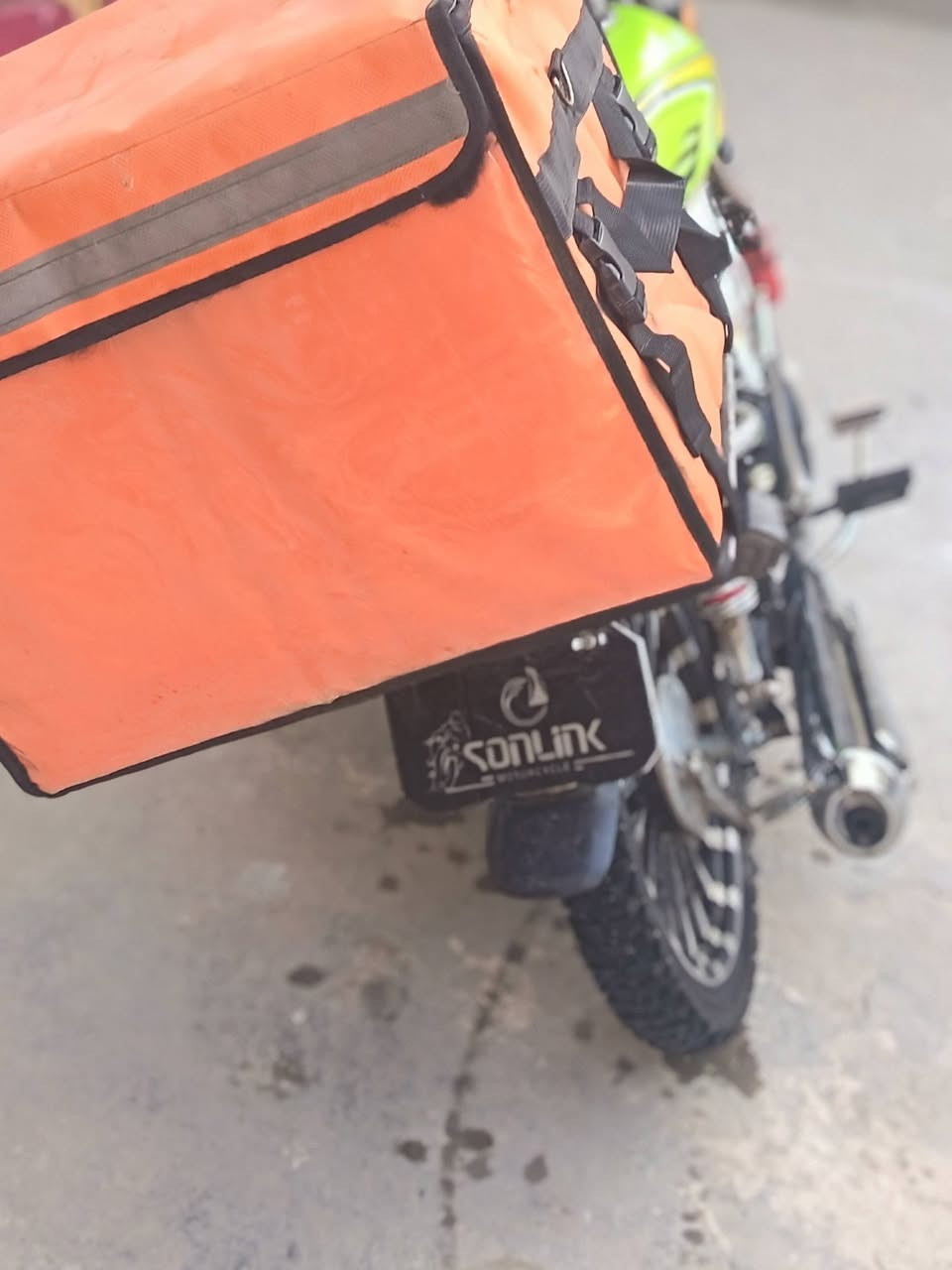 دراجه ايران سيفان سونك صارلي شهر من ماخذه 2025/12 محتاج فلوس عنواني الحسينيه المعمل الدراجه نضيفه اوراق كامله اكاتبك بنفس اليوم ول صندوك و مسجل ول خوذه واي شي عندي زايد مال دراجه عندي انطيكيا وياه رايده 800بيه مجال مال جيه ***********
